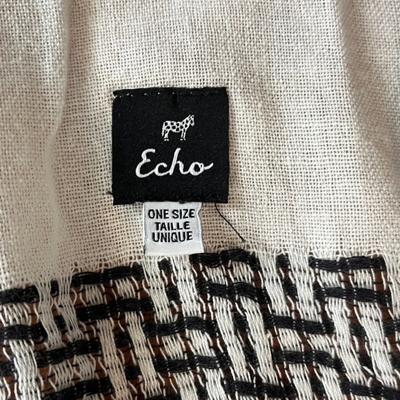 Echo Cotton Cover Up Wrap - One Size. - Picture 3 of 7